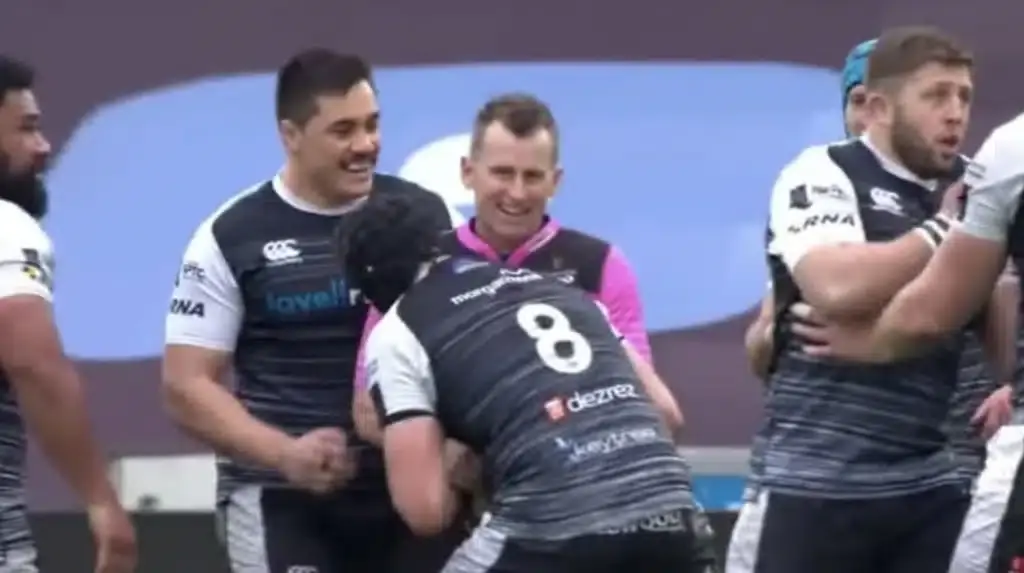 nigel owens 1024x573