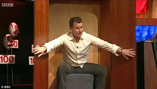 2df0aea400000578 3296690 owens came out of the closet literally on live prime time televi a 85 1446209516504 1