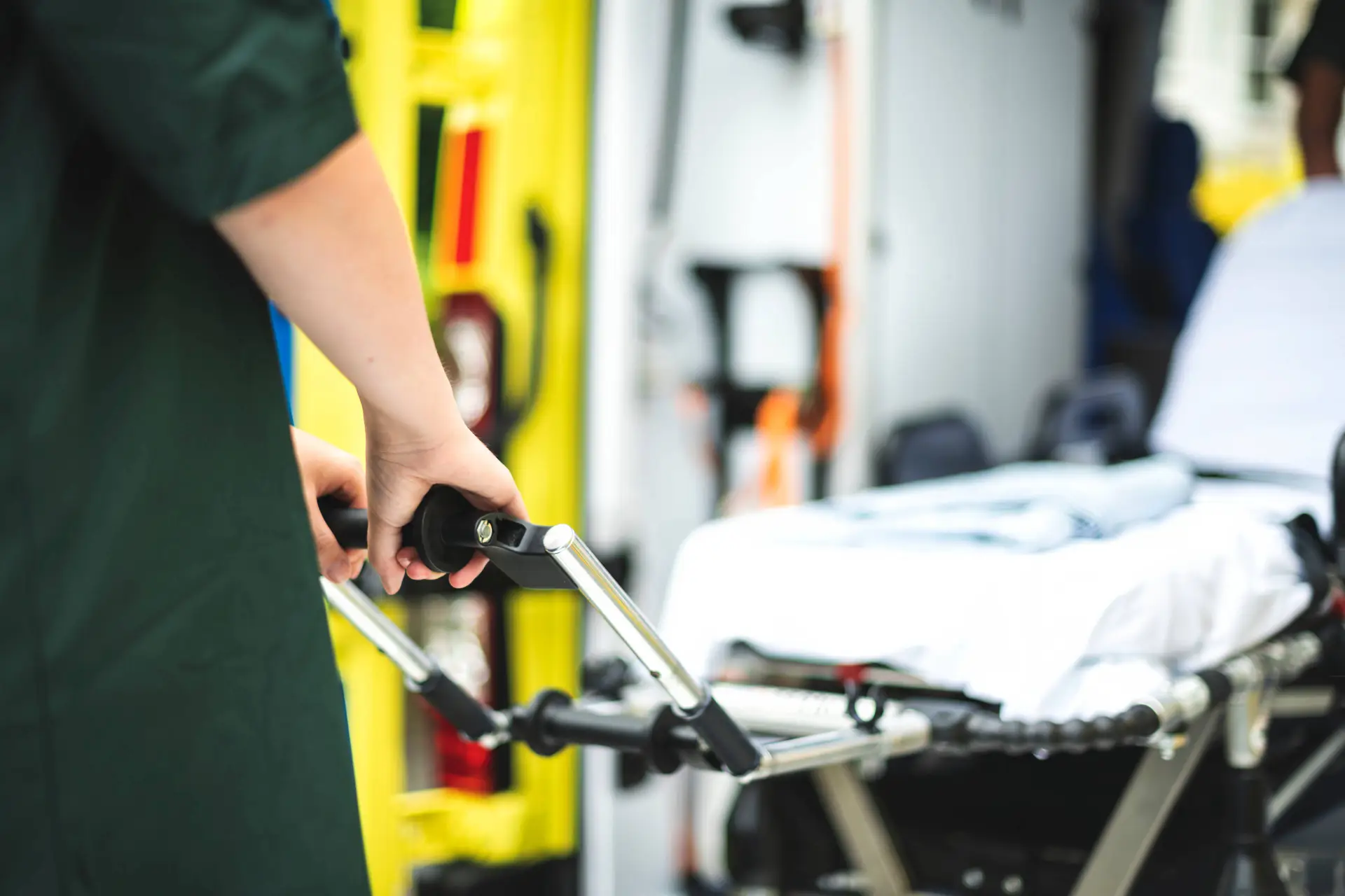 paramedics-work-with-ambulance (1)