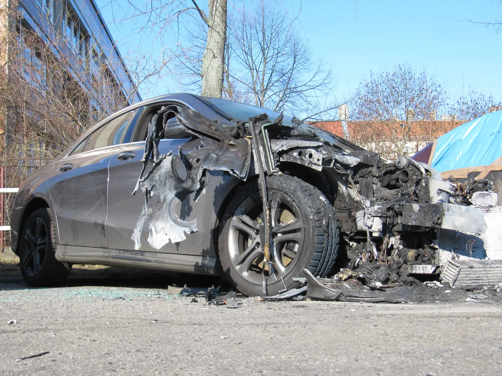 damaged-car-street-city