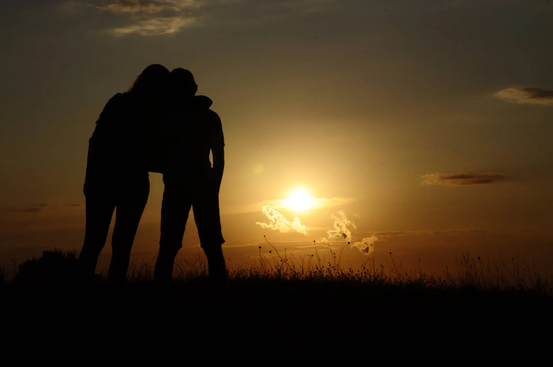 mother-silhouette-son-family-c0736a74f1ff72268b2fcbc413d562a3