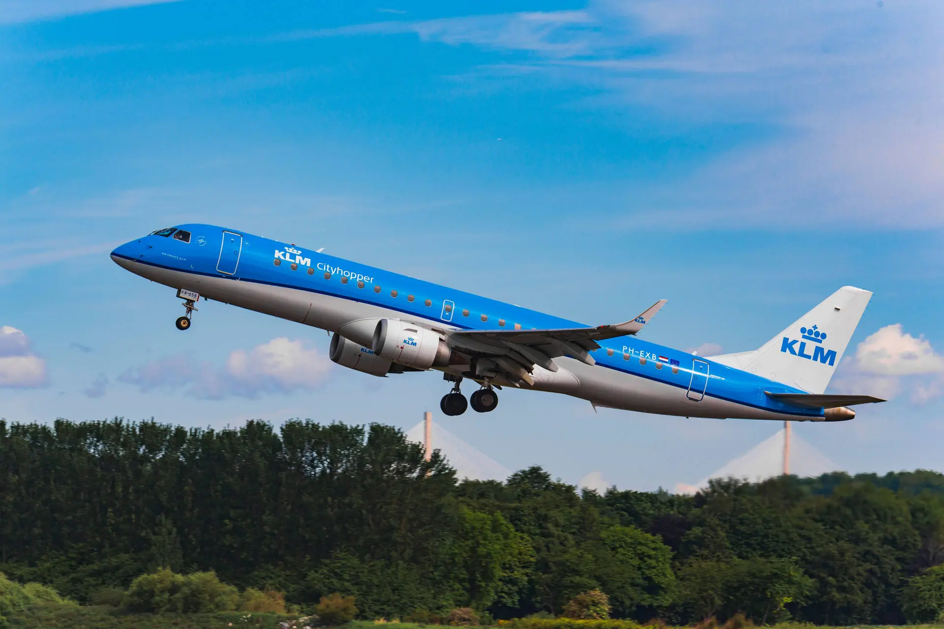 scotland-jun-01-2022-departing-klm-royal-dutch-airlines-edinburgh-airport-egph-sco
