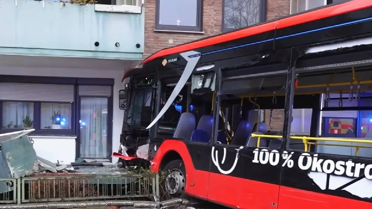 bus3242