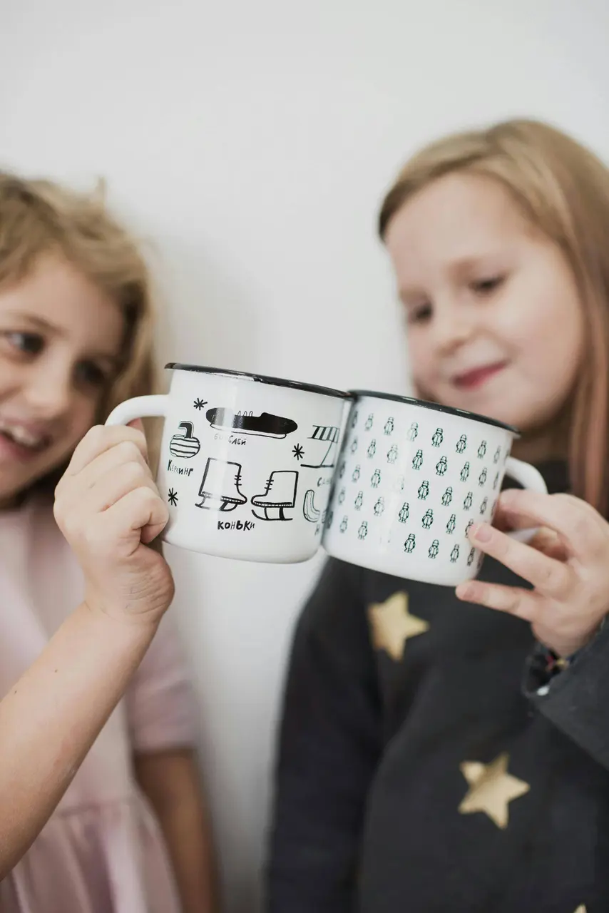 kinderen aan de thee