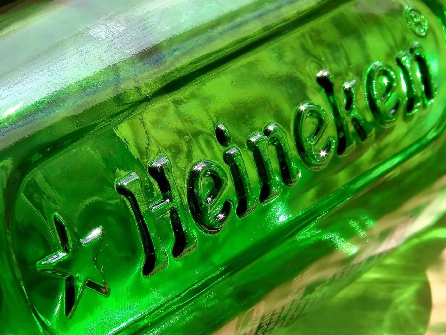 Heineken flesje extreme close up