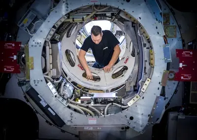 gereviseerde mri scanner bij philips healthcare in de fabriek in best werken zo n 3 000 medewerkers aan de innovatie en productie van apparatuur voor de gezondheidszorg anp lex van lieshout