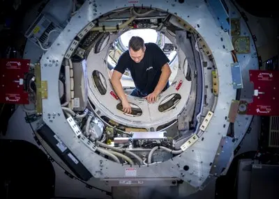 gereviseerde mri scanner bij philips healthcare in de fabriek in best werken zo n 3 000 medewerkers aan de innovatie en productie van apparatuur voor de gezondheidszorg anp lex van lieshout