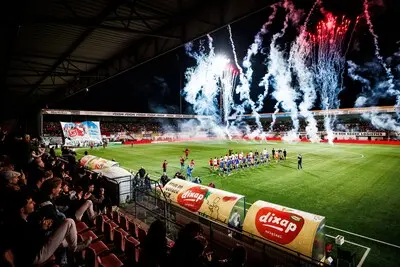 helmond 21 02 2025 gs staalwerken stadion de braak keuken kampioen divisie season 2024 2025 helmond sport vitesse