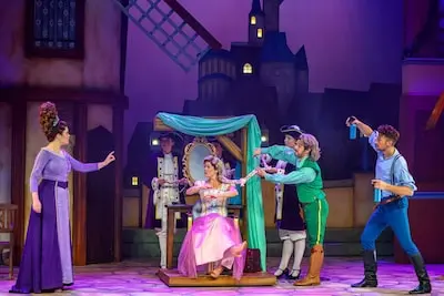 in theater aan de schie kun je naar de voorstelling rapunzel