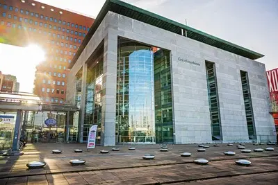 serie afgekocht adr nlbeeld rechtbank rotterdam posthumalaan foto frank de roo