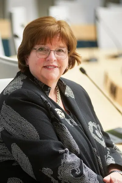 serie afgekocht bd bd20240227 0003 uden foto van vertrekkende burgemeester rianne donders in de raadszaal in uden fotograaf van assendelft jeroen appels