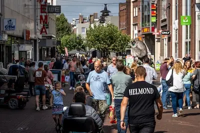 serie afgekocht ed20220819 0016 helmond de hittegolf is pas net voorbij en de focus ligt in veel winkels alweer op het najaar