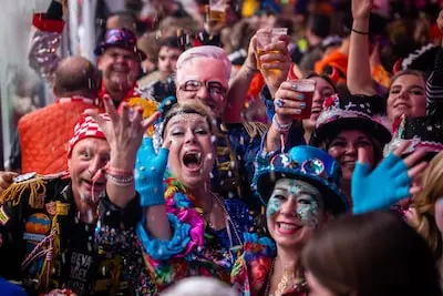 serie afgekocht nlbeeld ed20230216 0011 eindhoven carnaval in de tent op de markt