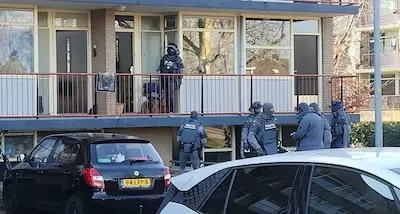 het zwaar bewapende arrestatieteam