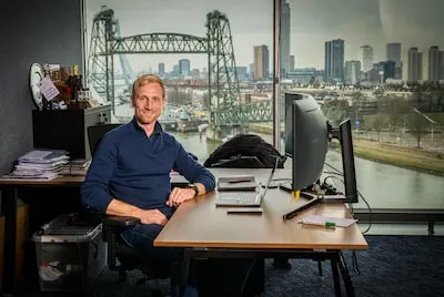 nick hillebrand van jex in zijn nieuwe kantoor op rotterdam zuid het voormalig unilever gebouw foto frank de roo
