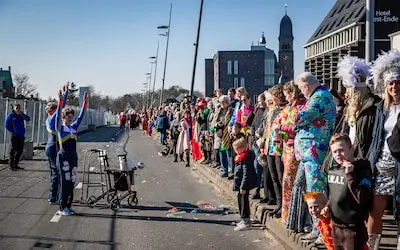 nlbeeld ed20250226 0882 helmond optocht helmond vanaf de kasteel traverse
