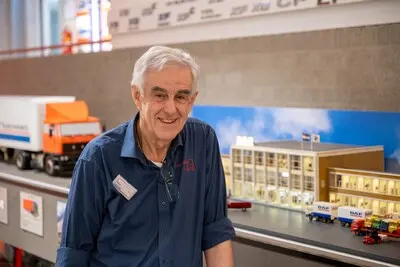 rien gerrits bij de maquette