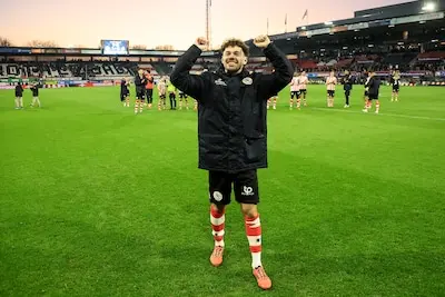 rotterdam 2 2 25 stadium het kasteel dutch eredivisie sparta rotterdam willem ii sparta player mitchell van bergen after the match sparta supporters