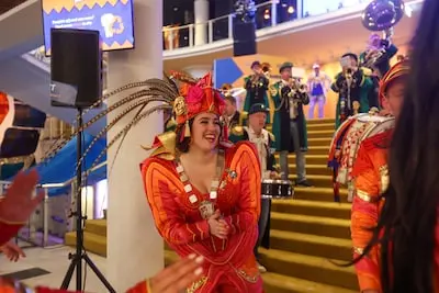 serie afgekocht ed rosa van den nieuwenhof alias mina dun urste gaat de scepter zwaaien over lampegat