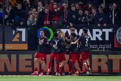 velsen 21 02 2025 711 stadion dutch football keuken kampioen divisie season 2024 2025 match between telstar excelsior rotterdam players of excelsior celebrate after excelsior player lance duijvestijn scored the 0 3