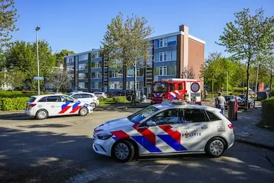 de politie kwam naar de offenbachlaan in eindhoven omdat een bewoner aangaf dat hij de gaskraan van zijn appartement open had gedraaid