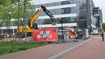 de voormalige portiesloge op strijp s is gesloopt het pand liep in februari schade op door een brand