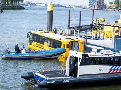 door rookontwikkeling in de splashbus kwam een tour abrupt ten einde