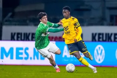 dordrecht 14 02 2025 m scores stadium season 2024 2025 football keuken kampioen divisie match between dordrecht and roda jc fc dordrecht player gabriele parlanti and roda jc player khaled razak