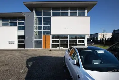 ed20250113 0001 waalre het notariskantoor van bjorn van der veer bij een verhaal over het niet afhandelen van een erfenis dat dossier ligt al 10 jaar stil deze notaris veroorzaakt dat en staat volgende week ook voor de tuchtraad