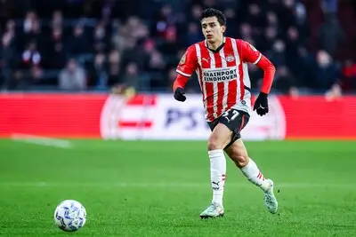 eindhoven 15 02 2024 philips stadium dutch football eredivisie season 2024 2025 match between psv and fc utrecht psv player richard ledezma