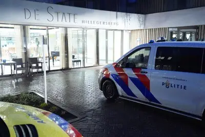 er werd uren naar de man gezocht hij werd om iets na vijf uur in de achtertuin aangetroffen