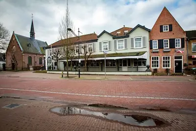 heeze ed2022 16433 het voormalige hotel vangaelen aan de kapelstraat 48 in heeze een opdracht
