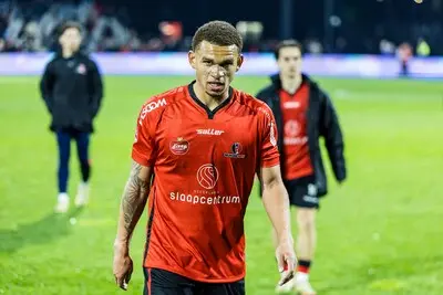 helmond 18 04 2025 gs staalwerken stadium keuken kampioen divisie kkd season 2024 2025 helmond sport sc cambuur final score 1 1 helmond sport player justin ogenia