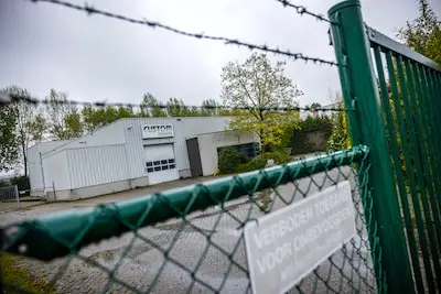 helmond exterieur van custom powders in helmond de fabriek waar teflonpoeder verwerkt werd voor chemieconcern chemours heeft jarenlang afvalwater met hoge concentraties pfas rechtstreeks in het riool geloosd