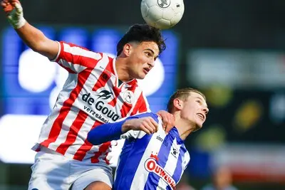 katwjk 30 11 2024 sportpark nieuw zuid betnation dutch tweede divisie football season 2024 2025 match between quick boys and jong sparta jong sparta player max de ligt and quick boys player milan zonneveld