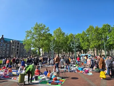 kindervrijmarkt in het centrum van helmond