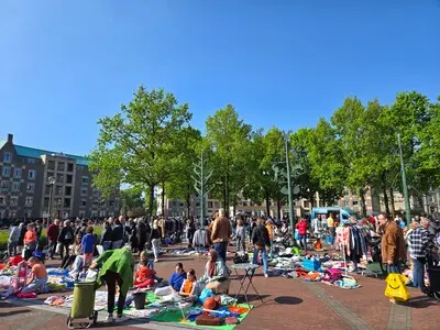 kindervrijmarkt in het centrum van helmond