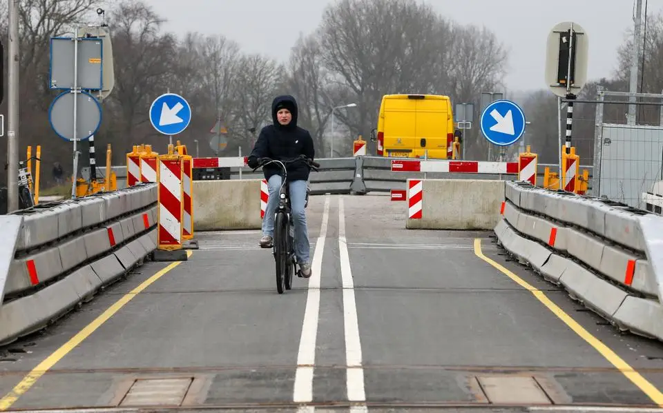 marathon sneek brug uitwellingerga