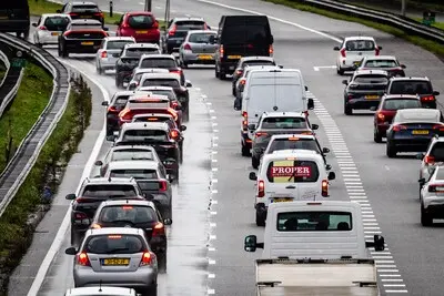 online geplaatst en betaald dg ar202401001 0001 rotterdam een file op de a16 in de ochtendspits rondom rotterdam