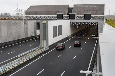 serie afgekocht adr 07 12 2024 vlaardingen opening en eerste autos a24 hollandtunnel