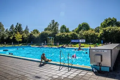 serie afgekocht adr ed20230905 0012 best veel openluchtbaden blijven dicht ondanks het mooie weer de dolfijn is wel open voor bezoekers tijdens het zomerse weer