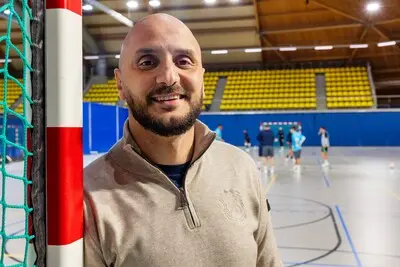 serie afgekocht adr ed20250409 son zaalvoetbal trainer qualid saadouni