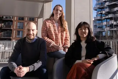 serie afgekocht ed20250306 1442 eindhoven taalbuddys helpen een collega nederlands leren vlnr dali ploegmakers pam philippens yiran wei
