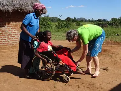 stichting kufambatose bezig in zimbabwe
