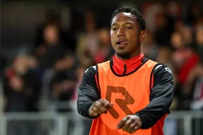 almere 10 05 2025 yanmar stadium season 2024 2025 dutch eredivisie football sparta player jonathan de guzman during the match almere city fc sparta rotterdam
