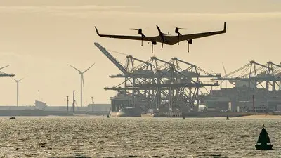een drone van avy tijdens een inspectie in de rotterdamse haven