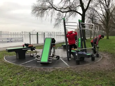 foto s bij wandeling in zegerslootgebied fitnesstoestellen in de buurt van wet n wild