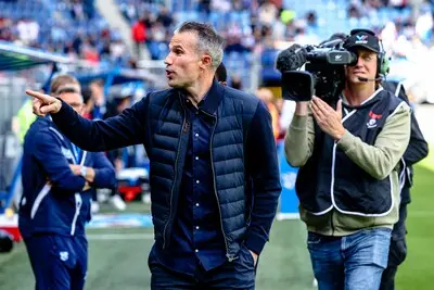 heerenveen 18 05 2025 abe lenstra stadium dutch football eredivisie season 2024 2025 during the match sc heerenveen feyenoord feyenoord trainer robin van persie