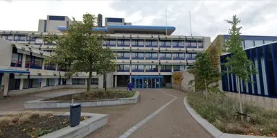 het spreekuur vindt plaats in het stadhuis van maassluis