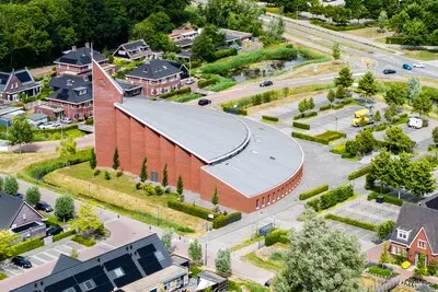 jg20250523 003 nieuw beijerland de kerk in nieuw beijerland waar de markt wordt gehouden voor israel